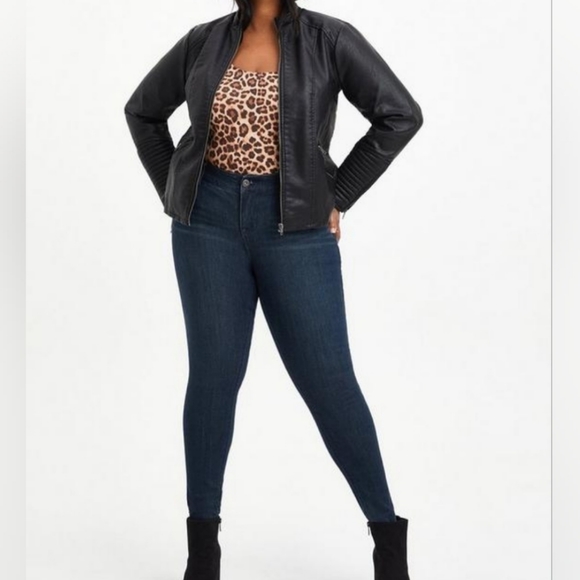 Torrid-Foxy Wide Strap Tank - Picture 4 of 7